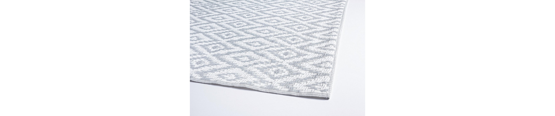 ALFOMBRA ROMBO GRIS-BLANCO 120X180