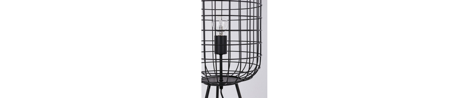 LÁMPARA DE PIE CHIC TRIPODE H117