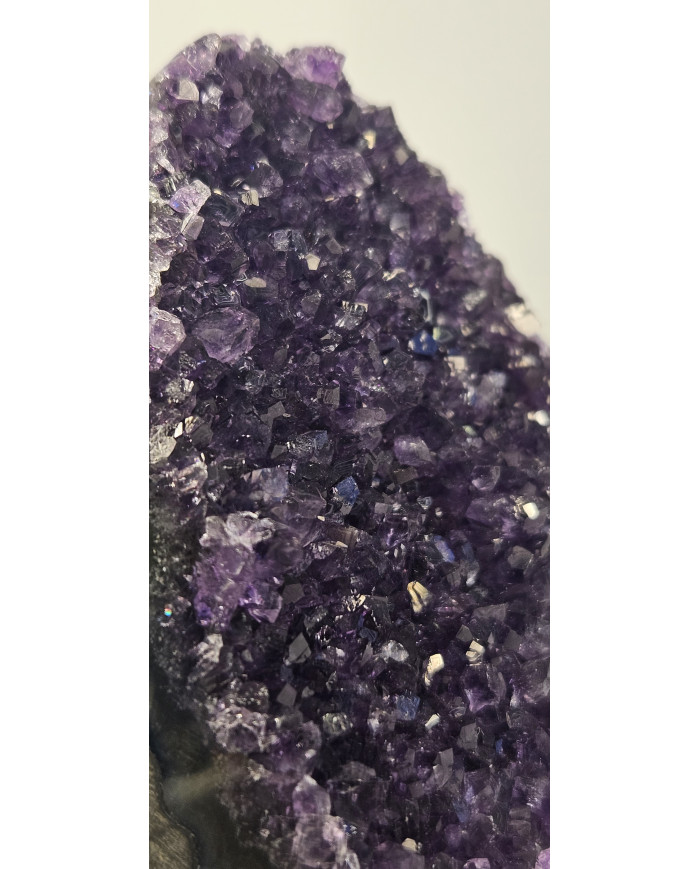 DRUSA AMATISTA CORTADA Y PULIDA (230 gr)