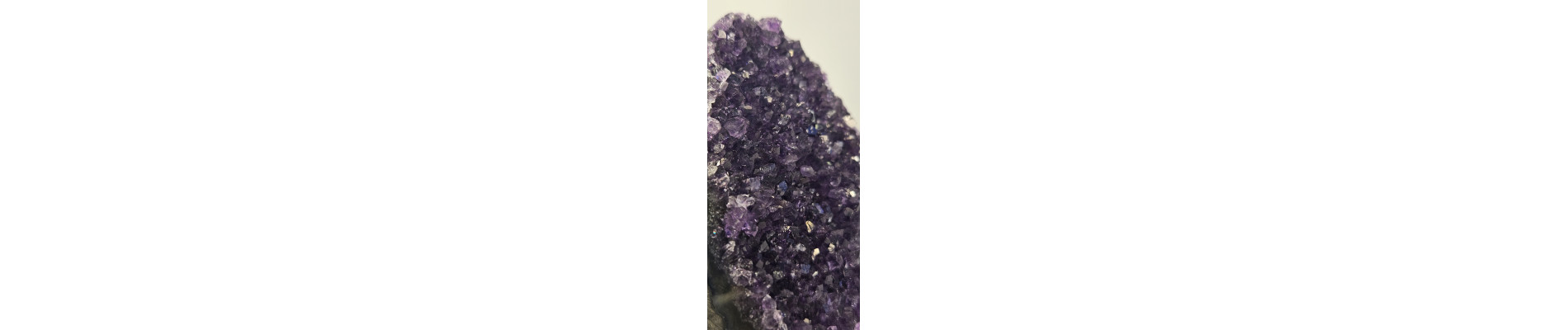 DRUSA AMATISTA CORTADA Y PULIDA (230 gr)