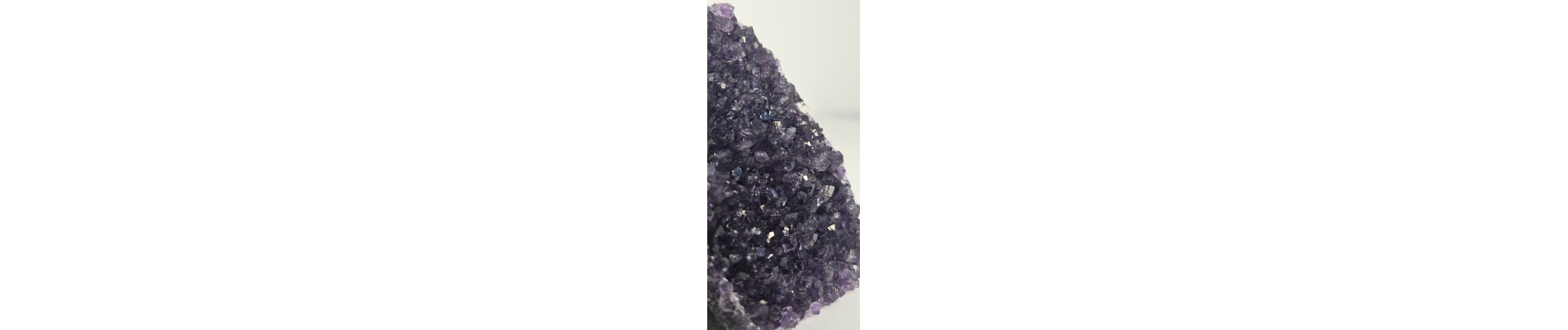 DRUSA AMATISTA CORTADA Y PULIDA (230 gr)