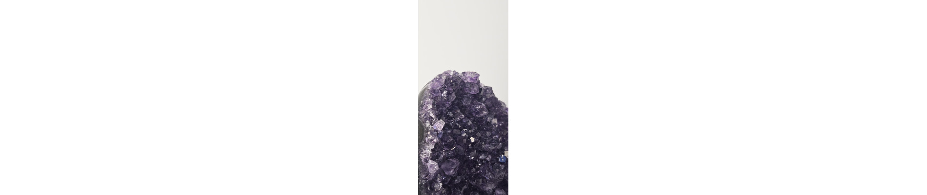 DRUSA AMATISTA CORTADA Y PULIDA (230 gr)
