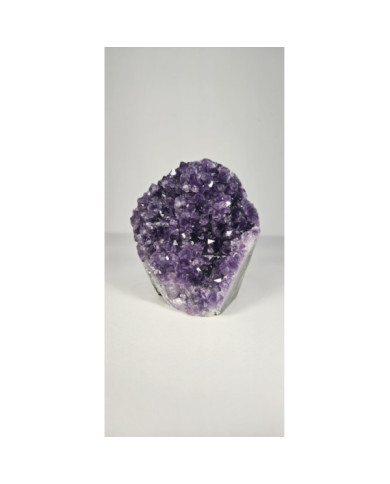 DRUSA AMATISTA CORTADA Y PULIDA (680 gr)