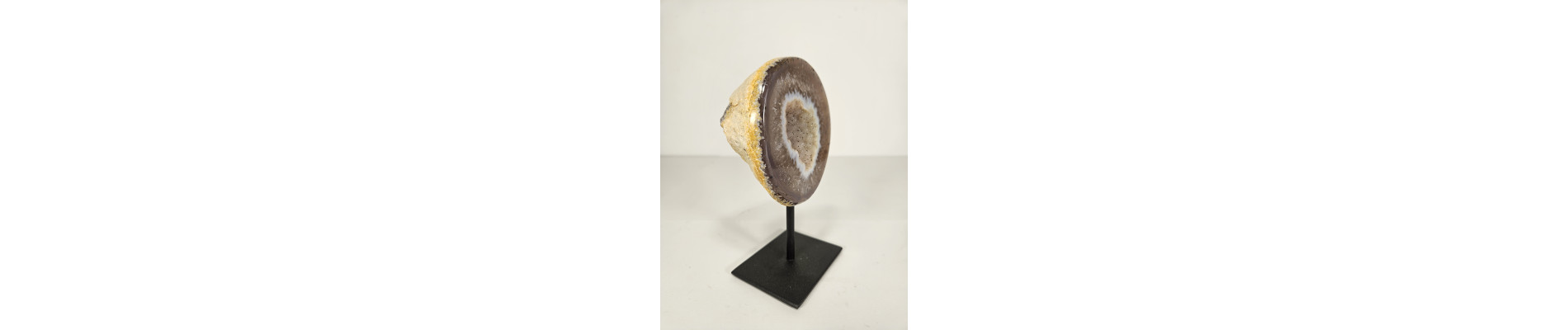GEODINO DE ÁGATA EN PEANA DE HIERRO (591 gr)