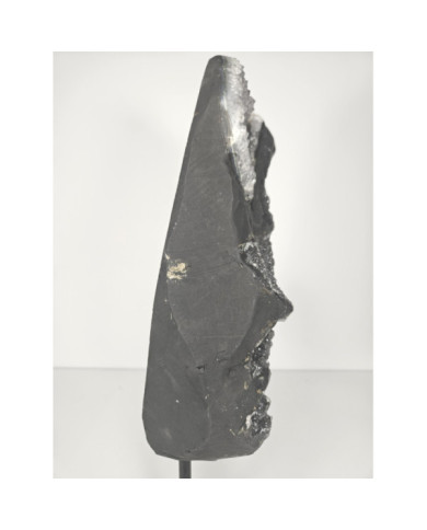 DRUSA DE AMATISTA NEGRA EN PEANA (7,6 kg)
