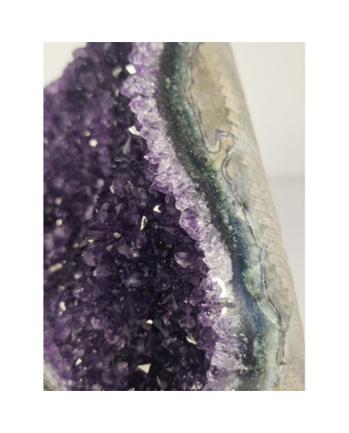 GEODA DE AMATISTA CORTADA Y PULIDA (2,47 kg)