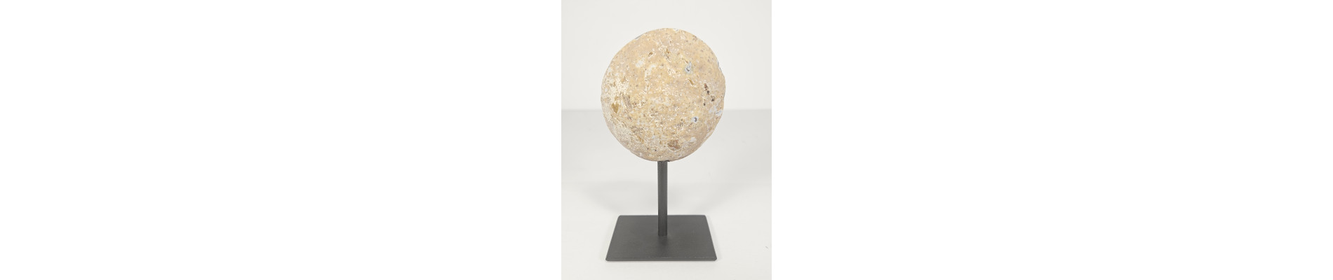 GEODINO DE ÁGATA EN PEANA DE HIERRO (310 gr.)