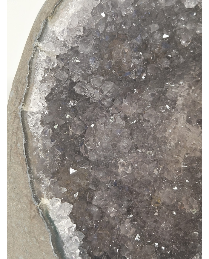 GEODA DE AMATISTA CORTADA Y PULIDA (740 gr)