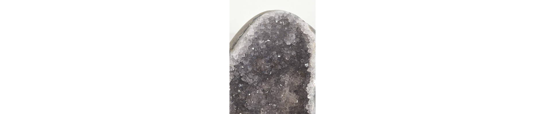 GEODA DE AMATISTA CORTADA Y PULIDA (740 gr)