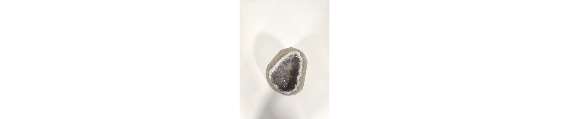 GEODA DE AMATISTA CORTADA Y PULIDA (740 gr)