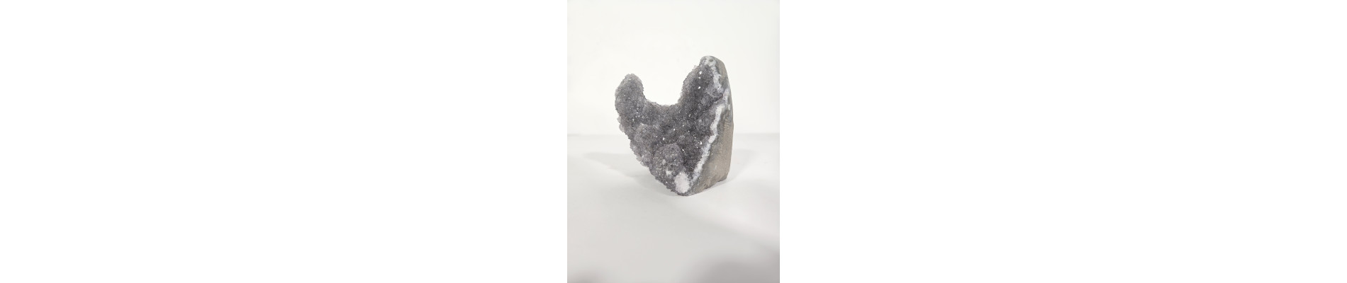 GEODA DE AMATISTA CORTADA Y PULIDA (740 gr)