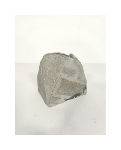 DRUSA AMATISTA CORTADA Y PULIDA (734 gr)