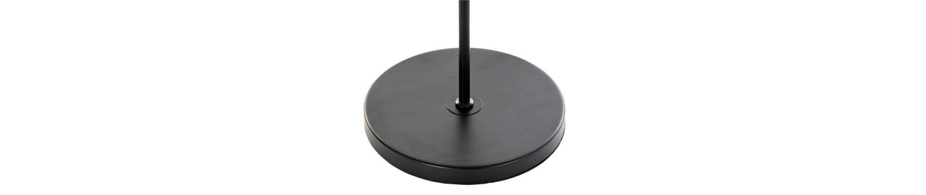 LAMPARA PIE METAL 48X25X140 NEGRO