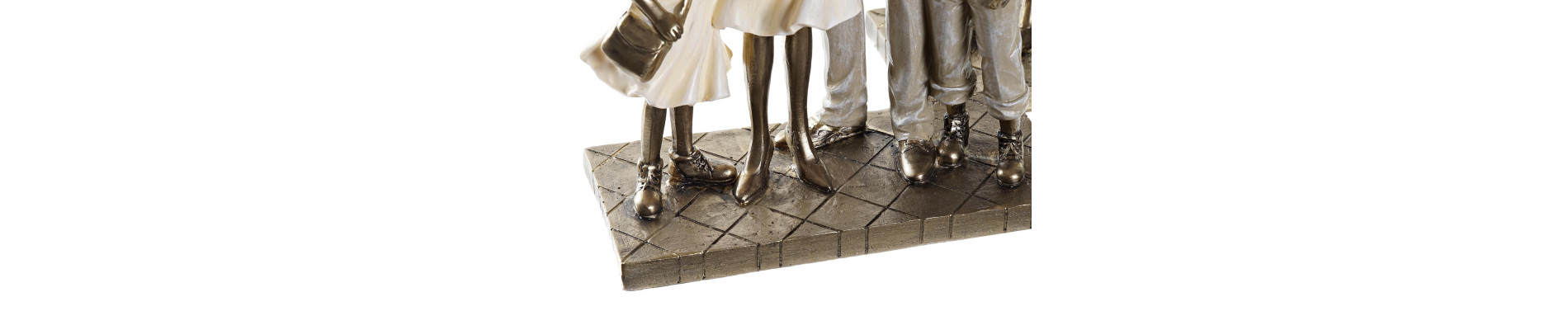FIGURA RESINA 17,5X8,5X26 FAMILIA 2 SURT.