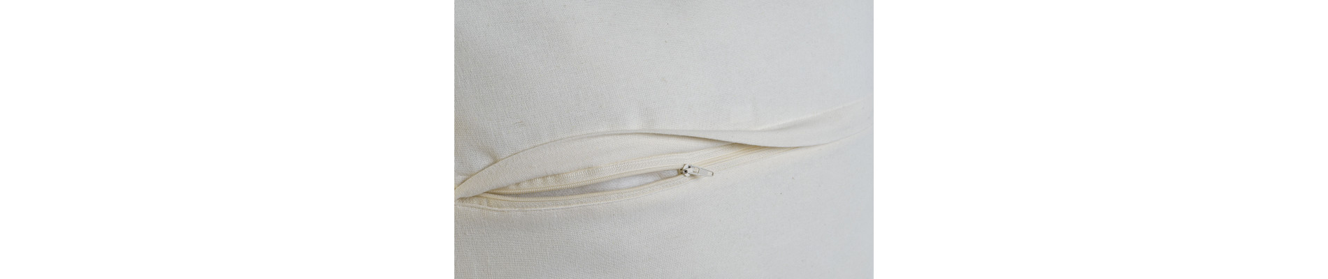 COJIN YUTE 50X15X50 560 GR, BORDADO NATURAL